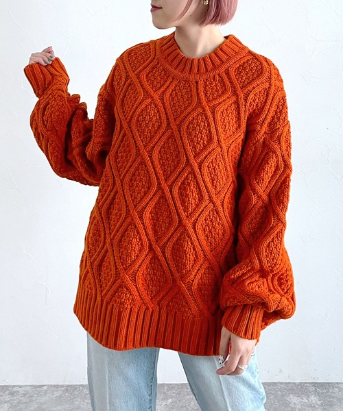 PAGEBOY(ページボーイ)の「リーフケーブルクループルオーバー / ボリューム袖 / オーバーサイズ(ニット/セーター・レディース・ブラック/オフホワイト/グリーン系その他/グレイッシュベージュ/オレンジ・FREE)」の5枚目の写真