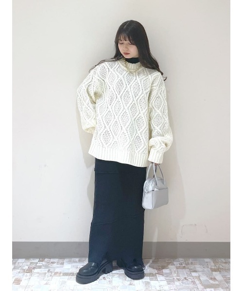 PAGEBOY(ページボーイ)の「リーフケーブルクループルオーバー / ボリューム袖 / オーバーサイズ(ニット/セーター・レディース・ブラック/オフホワイト/グリーン系その他/グレイッシュベージュ/オレンジ・FREE)」の7枚目の写真