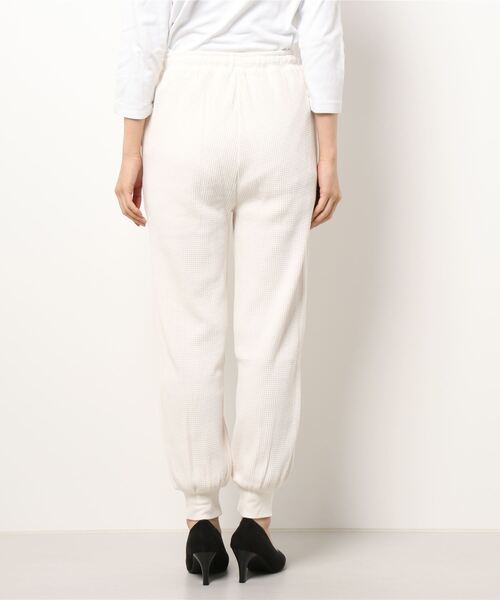 mimi toujours（ミミトゥジュール）の「パンツ ワッフル ワンマイル omom×mimi toujours（その他パンツ・レディース・アイボリー/グレイッシュベージュ・M）」の11枚目の写真