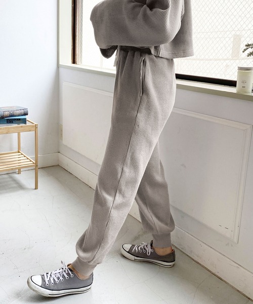 mimi toujours（ミミトゥジュール）の「パンツ ワッフル ワンマイル omom×mimi toujours（その他パンツ・レディース・アイボリー/グレイッシュベージュ・M）」の8枚目の写真