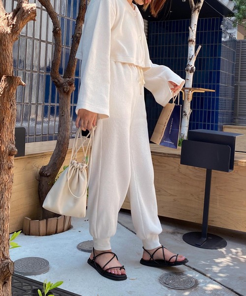 mimi toujours（ミミトゥジュール）の「パンツ ワッフル ワンマイル omom×mimi toujours（その他パンツ・レディース・アイボリー/グレイッシュベージュ・M）」の4枚目の写真