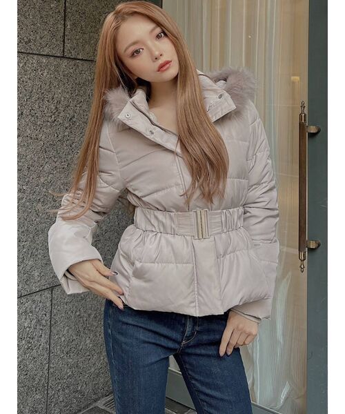 RESEXXY(リゼクシー)の「ショートダウンジャケット(ダウンジャケット/コート・レディース・ベージュ/ブラック/ホワイト・FREE)」の6枚目の写真