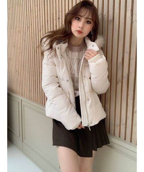 RESEXXY(リゼクシー)の「ショートダウンジャケット(ダウンジャケット/コート・レディース・ベージュ/ブラック/ホワイト・FREE)」の18枚目の写真