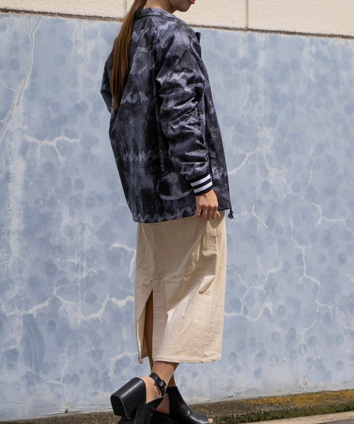 Champion(チャンピオン)の「【T18】【Champion/チャンピオン】 SATIN COACHES JACKET RIBBED CUFF PRINT(ミリタリージャケット・レディース・ブラック/ネイビー・SMALL/LARGE/MEDIUM)」の19枚目の写真