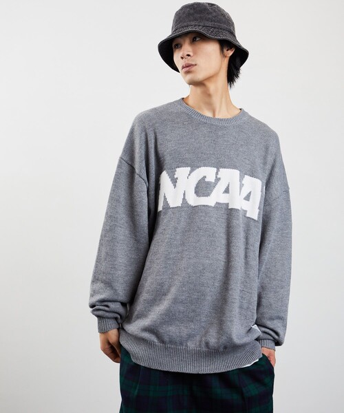 FREAK'S STORE(フリークスストア)の「NCAA/エヌシーエーエー/ SP LOGO KNIT(ニット/セーター・メンズ・ブラック/ネイビー/グレー・MEDIUM/LARGE)」の1枚目の写真
