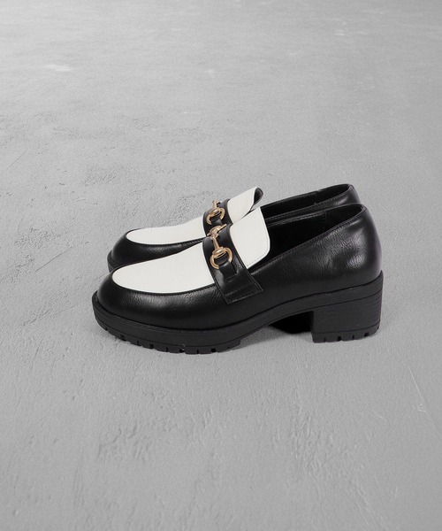 AAA+Feminine(サンエープラスフェミニン)の「AAA+Feminine 厚底タンクソールビットローファー(ローファー・レディース・ブラック/ダークブラウン/アイボリー/グレイッシュベージュ/ブラック系その他2/ブラック系その他/ブラック×ホワイト/ブラック系その他4/ブラック系その他3/ブラウン系その他・42/41/40/38/39/36/35/37)」の4枚目の写真