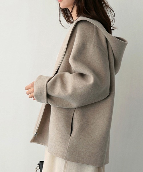 FRP（エフアールピー）の「YUGA　フード付きルーズシルエット　ショートコート（ブルゾン・レディース・ブラック/オートミール・XL/L/M）」の2枚目の写真