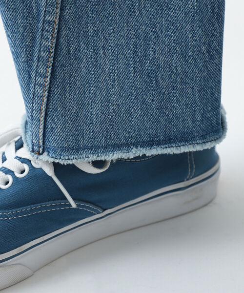 BEAMS(ビームス)の「BEAMS / スキュー カットオフ デニム パンツ(デニムパンツ・メンズ・ホワイト/インディゴブルー・SMALL/MEDIUM/LARGE/X-LARGE)」の20枚目の写真