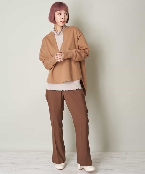 A de a.v.v（アードアー・ヴェ・ヴェ）の「深Vネックスウェット（トレーナー）（スウェット・レディース・チャコールグレー/ライトブルー/サンドベージュ・38/36）」の10枚目の写真