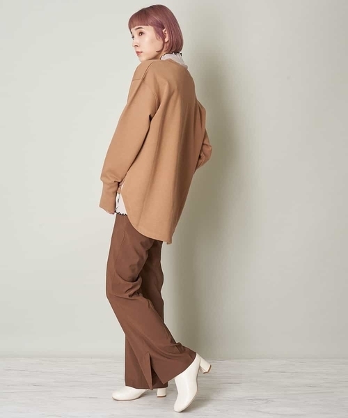 A de a.v.v（アードアー・ヴェ・ヴェ）の「深Vネックスウェット（トレーナー）（スウェット・レディース・チャコールグレー/ライトブルー/サンドベージュ・38/36）」の12枚目の写真