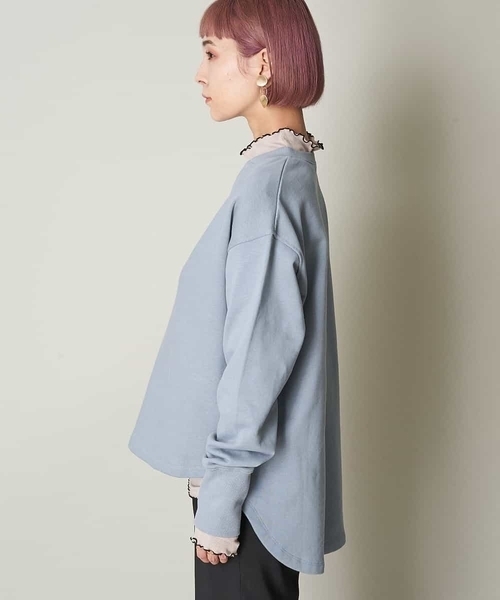 A de a.v.v（アードアー・ヴェ・ヴェ）の「深Vネックスウェット（トレーナー）（スウェット・レディース・チャコールグレー/ライトブルー/サンドベージュ・38/36）」の16枚目の写真