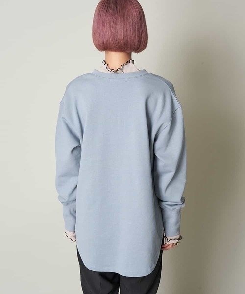 A de a.v.v（アードアー・ヴェ・ヴェ）の「深Vネックスウェット（トレーナー）（スウェット・レディース・チャコールグレー/ライトブルー/サンドベージュ・38/36）」の17枚目の写真