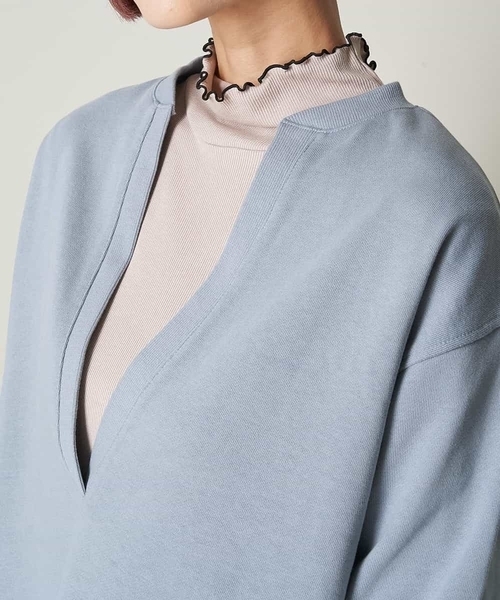 A de a.v.v（アードアー・ヴェ・ヴェ）の「深Vネックスウェット（トレーナー）（スウェット・レディース・チャコールグレー/ライトブルー/サンドベージュ・38/36）」の18枚目の写真