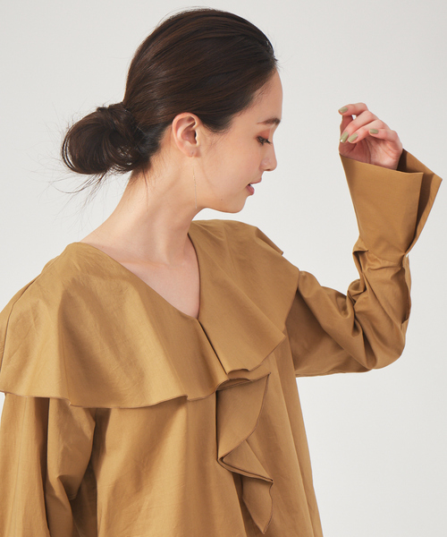 qualite（カリテ）の「【2way】コットンローンラッフルブラウス（シャツ/ブラウス・レディース・オフホワイト/キャメル/ブラック・フリー）」の14枚目の写真