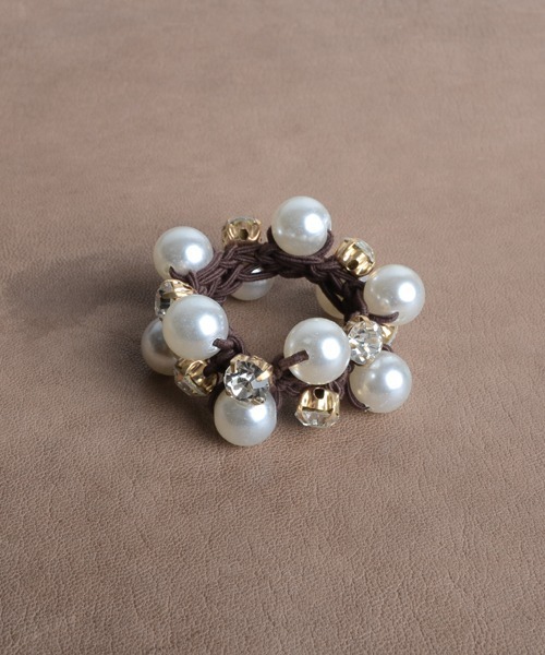 TONE SELECT GOODS（トーンセレクトグッズ）の「【float】パール ビジュー ヘアゴム（ヘアゴム・レディース・ブラック/ベージュ/ブラウン・FREE）」の7枚目の写真