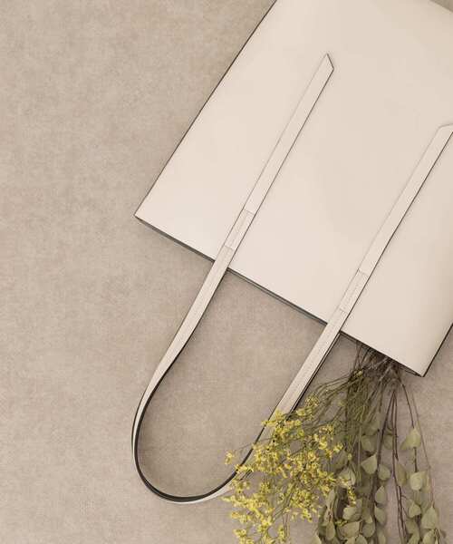 RODE SKO（ロデスコ）の「プレーントートバッグ（トートバッグ・レディース・アイボリー/ブラック/ライトブルー/オリーブ・ONE）」の11枚目の写真