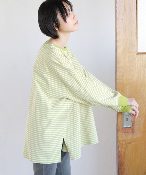 LAKOLE（ラコレ）の「SUPER BIGサイドスリットTシャツ / 267650（Tシャツ/カットソー・レディース・オフホワイト/ライトグリーン/その他6/ブラック/オレンジ/アイボリー・MEDIUM/SMALL）」の15枚目の写真