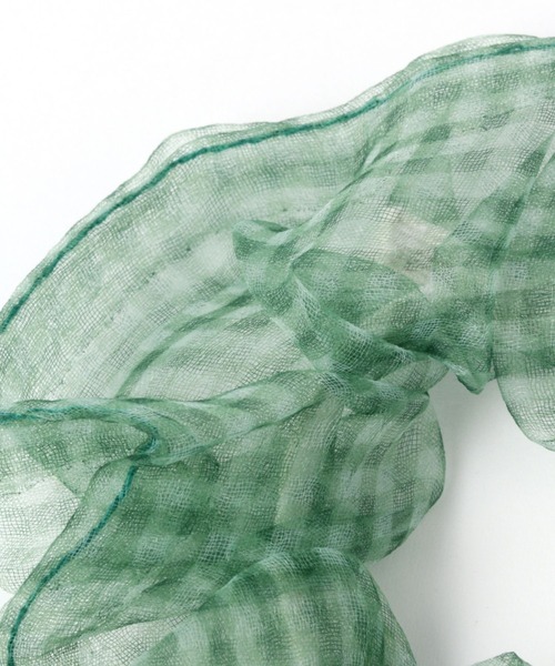 LAKOLE（ラコレ）の「シアーギンガムチェックシュシュ / 268644（シュシュ・レディース・グレー/グリーン/イエロー・FREE）」の5枚目の写真