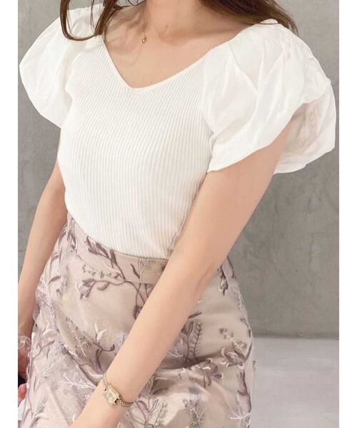 MERCURYDUO（マーキュリーデュオ）の「異素材ギャザースリーブコンパクトニット（ニット/セーター・レディース・オフホワイト/ブラック/グリーン/ラベンダー/ブラウン・FREE）」の2枚目の写真