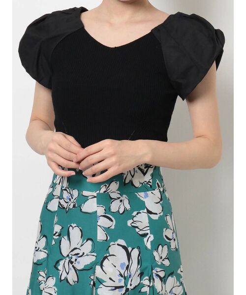 MERCURYDUO（マーキュリーデュオ）の「異素材ギャザースリーブコンパクトニット（ニット/セーター・レディース・オフホワイト/ブラック/グリーン/ラベンダー/ブラウン・FREE）」の3枚目の写真