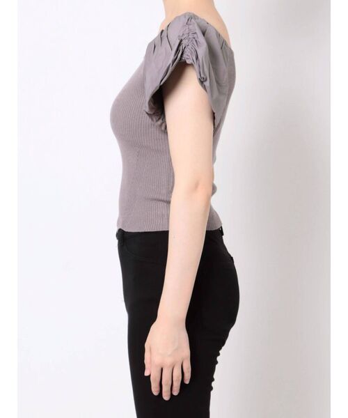 MERCURYDUO（マーキュリーデュオ）の「異素材ギャザースリーブコンパクトニット（ニット/セーター・レディース・オフホワイト/ブラック/グリーン/ラベンダー/ブラウン・FREE）」の12枚目の写真