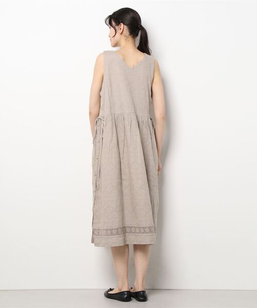 Samansa Mos2（サマンサ モスモス）の「前後着ジャカードノースリワンピース（ワンピース・レディース・ベージュ/オフホワイト/イエロー/チャコール・ﾌﾘ-）」の6枚目の写真