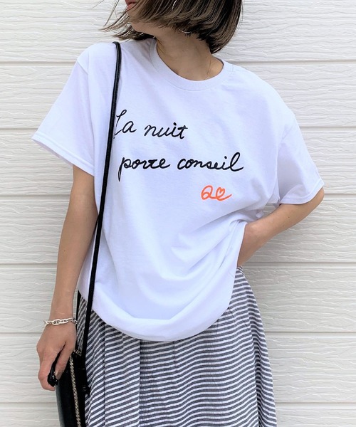 Q（キュー）の「La nuit ロゴT（Tシャツ/カットソー・レディース・ホワイト/オリーブ・MEDIUM）」の2枚目の写真