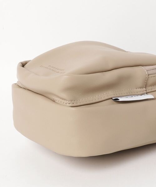 KANGOL(カンゴール)の「【KANGOL】ハイクォリティPUレザーミニサコッシュショルダー(ショルダーバッグ・メンズ・ブラック/ベージュ・FREE)」の5枚目の写真