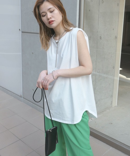 CORNERS(コーナーズ)の「ショルダータックカラータンク(タンクトップ・レディース・ホワイト/ブラック/ピンク/オレンジ/グリーン/ライム・M)」の2枚目の写真