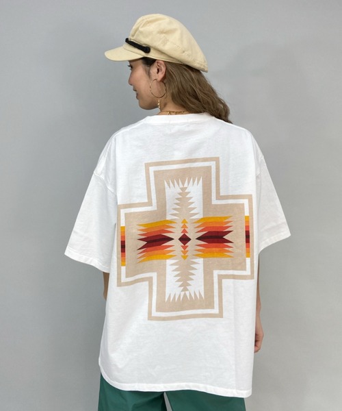 PENDLETON(ペンドルトン)の「PENDLETON/ペンドルトン ビッグシルエット/オーバーサイズ ネイティブ柄バックプリントTシャツ L2275-8019(Tシャツ/カットソー・レディース・グリーン/ホワイト/ベージュ/ホワイト系/ホワイト系その他/ブラック・M/L/S)」の2枚目の写真