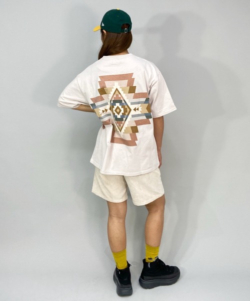 PENDLETON(ペンドルトン)の「PENDLETON/ペンドルトン ビッグシルエット/オーバーサイズ ネイティブ柄バックプリントTシャツ L2275-8019(Tシャツ/カットソー・レディース・グリーン/ホワイト/ベージュ/ホワイト系/ホワイト系その他/ブラック・M/L/S)」の22枚目の写真