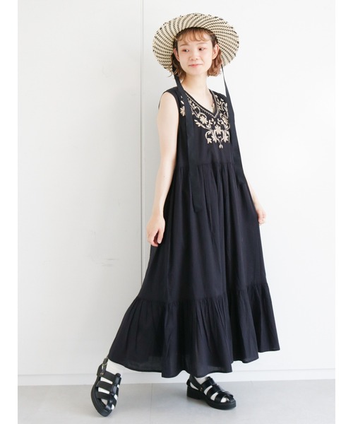 ehka sopo（エヘカソポ）の「インド刺繍ノースリワンピース（ワンピース・レディース・グリーン/ブラック/ブラウン・ﾌﾘ-）」の2枚目の写真