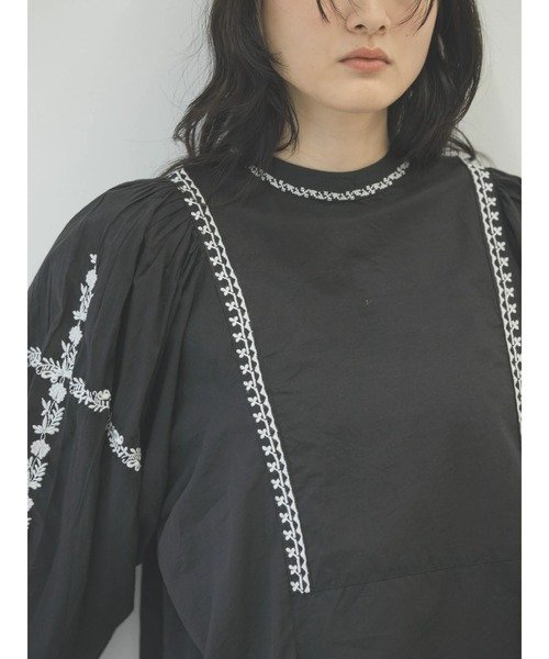 AMERICAN HOLIC(アメリカンホリック)の「ドルマン刺繍ブラウス(シャツ/ブラウス・レディース・ブラック/オフホワイト・L/M)」の22枚目の写真
