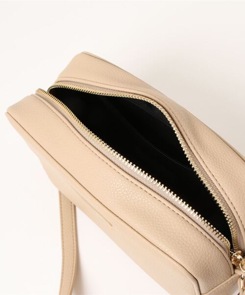 To b. by agnes b.（トゥービーバイアニエスベー）の「WQ85 SAC ポシェット（ショルダーバッグ・レディース・ベージュ・FREE）」の4枚目の写真