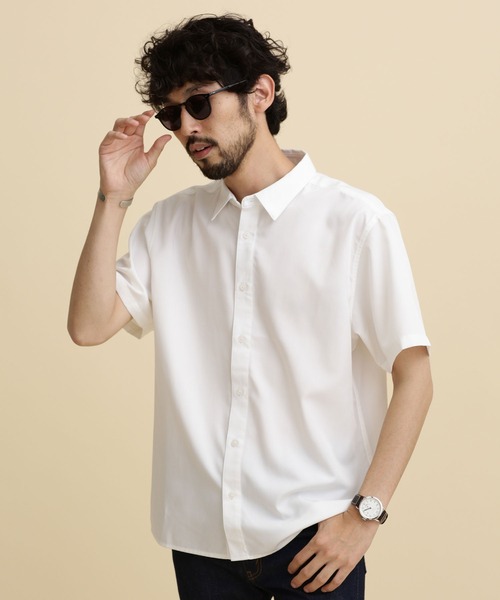 NANO universe(ナノユニバース)の「LB.04/スタンダードレギュラーカラーシャツ/半袖(シャツ/ブラウス・メンズ・ホワイト/ベージュ/ネイビー/スミクロ・S/M/L/XL)」の2枚目の写真