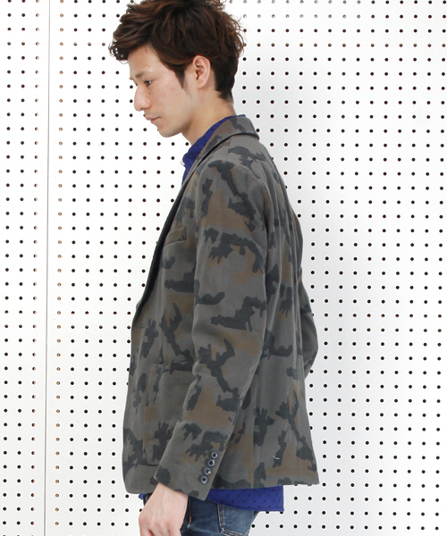 R.NEWBOLD（アールニューボールド）の「CAMOUFLAGE JACKET/迷彩ジャケット/155107 5S03（テーラードジャケット・メンズ・カーキ/ネイビー・X-LARGE/LARGE/MEDIUM/SMALL）」の14枚目の写真