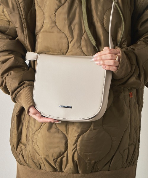 ADPOSION(アドポーション)の「ラウンド型ショルダーバッグ / フラップショルダーバッグ(ショルダーバッグ・レディース・ブラック/グレー/グリーン・FREE)」の21枚目の写真