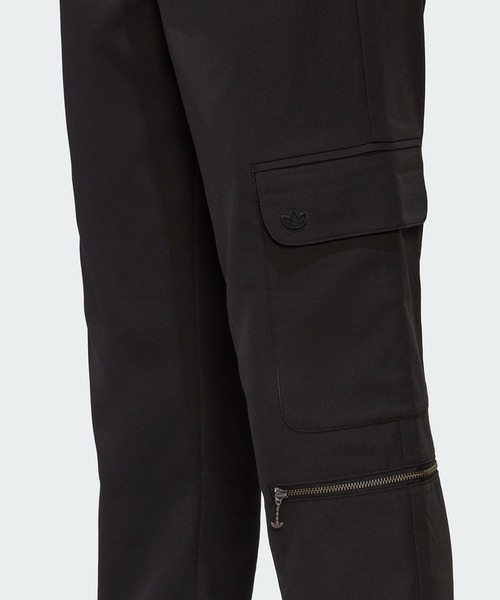 adidas（アディダス）の「アディカラー コンテンポ テーラード カーゴパンツ（ジェンダーニュートラル） / アディダスオリジナルス（レディース）（カーゴパンツ・レディース・ブラック・MEDIUM/X-SMALL/XX-LARGE/X-LARGE）」の3枚目の写真