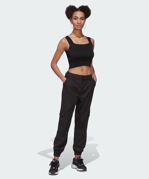 adidas（アディダス）の「アディカラー コンテンポ テーラード カーゴパンツ（ジェンダーニュートラル） / アディダスオリジナルス（レディース）（カーゴパンツ・レディース・ブラック・MEDIUM/X-SMALL/XX-LARGE/X-LARGE）」の5枚目の写真