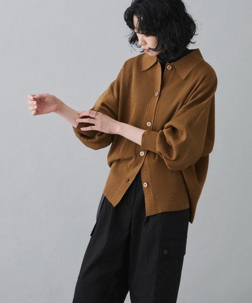 Auntie Rosa Holiday（アンティローザホリデー）の「襟付きオーバーサイズカーディガン（カーディガン/ボレロ・レディース・オフホワイト/ブラック/キャメル・FREE）」の3枚目の写真