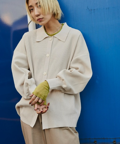 Auntie Rosa Holiday（アンティローザホリデー）の「襟付きオーバーサイズカーディガン（カーディガン/ボレロ・レディース・オフホワイト/ブラック/キャメル・FREE）」の11枚目の写真