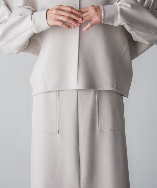 socolla（ソコラ）の「【socolla】前後2WAYドルマンダンボールプルオーバー≪WEB別注カラーあり/セットアップ対応≫（Tシャツ/カットソー・レディース・ブラック/ベージュ/グレー/オフホワイト・S/M）」の12枚目の写真