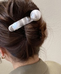 Futier land（フューティアランド）の「ビッグパールメタルヘアクリップ（バレッタ/ヘアクリップ・レディース）」
