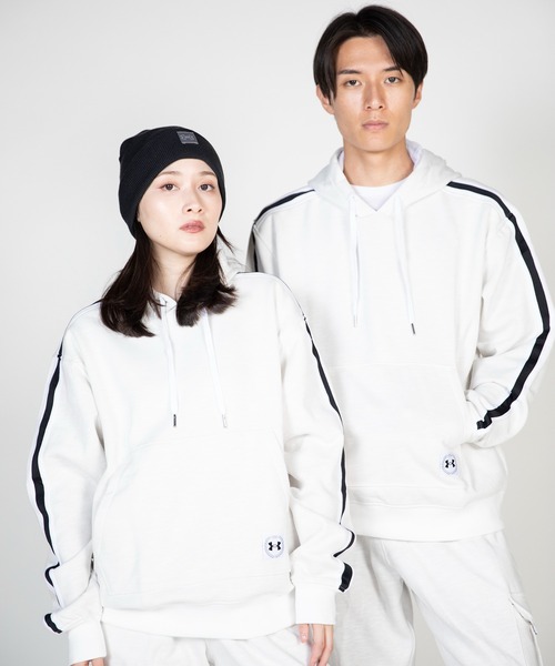 UNDER ARMOUR(アンダーアーマー)の「UAエッセンシャルヘリテージ フリース フーディー(トレーニング/メンズ)(スウェット・メンズ・アイボリー/チャコールグレー/ブラック・M/XXL/XL/L/S/3XL)」の2枚目の写真