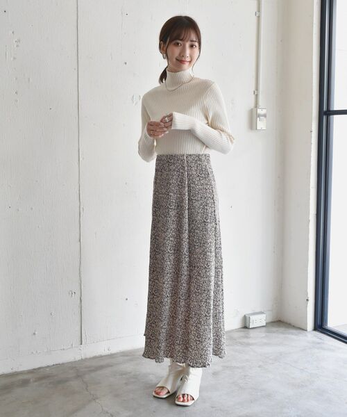 RETRO GIRL（レトロガール）の「リブハイネックニット（ニット/セーター・レディース・ブラック/オフホワイト/ブルー/ピンク/グリーン/ライトグレー/オレンジ/イエロー/ブラウン・FREE）」の10枚目の写真