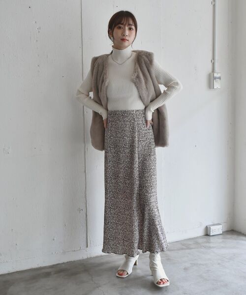 RETRO GIRL（レトロガール）の「リブハイネックニット（ニット/セーター・レディース・ブラック/オフホワイト/ブルー/ピンク/グリーン/ライトグレー/オレンジ/イエロー/ブラウン・FREE）」の14枚目の写真