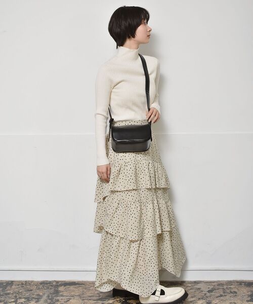 RETRO GIRL（レトロガール）の「リブハイネックニット（ニット/セーター・レディース・ブラック/オフホワイト/ブルー/ピンク/グリーン/ライトグレー/オレンジ/イエロー/ブラウン・FREE）」の17枚目の写真