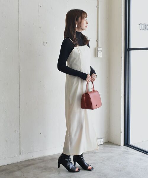 RETRO GIRL（レトロガール）の「リブハイネックニット（ニット/セーター・レディース・ブラック/オフホワイト/ブルー/ピンク/グリーン/ライトグレー/オレンジ/イエロー/ブラウン・FREE）」の22枚目の写真