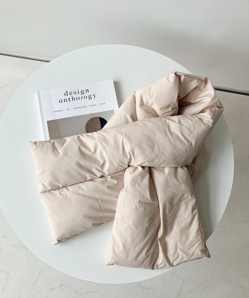 AS KNOW AS plus（アズノゥアズプラス）の「中綿ボリュームティペット（マフラー・レディース・アイボリー/ブラック/グリーン/ピンク・FREE）」の12枚目の写真