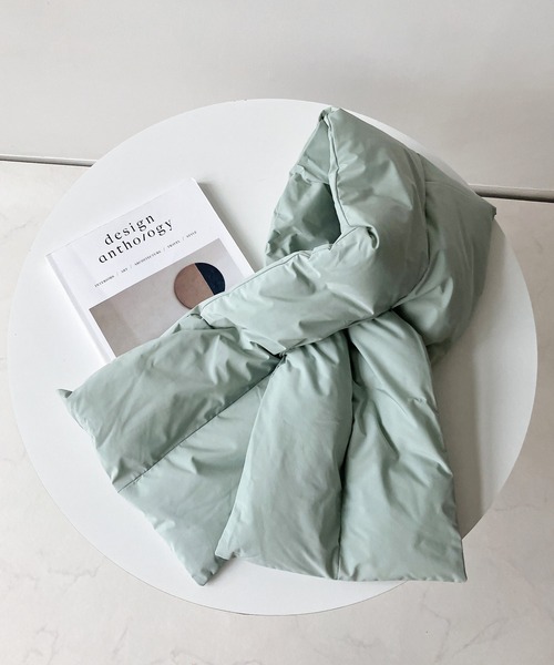 AS KNOW AS plus（アズノゥアズプラス）の「中綿ボリュームティペット（マフラー・レディース・アイボリー/ブラック/グリーン/ピンク・FREE）」の13枚目の写真